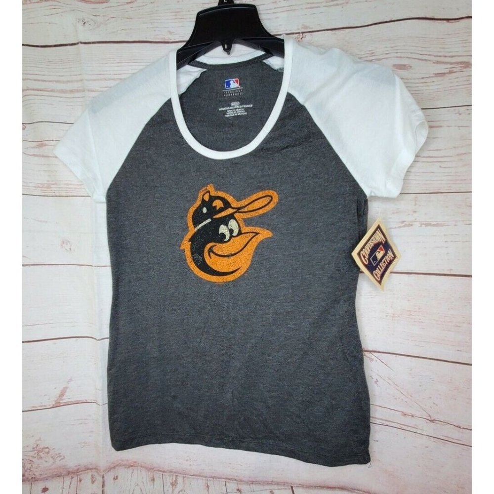 Cooperstown Collection Baltimore Orioles T-Shirt Size Medium Women